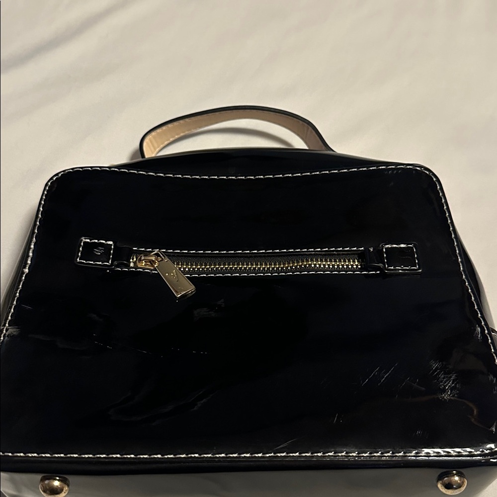 Vanessa Williams Black
Patent Leather Square Box
Camera Crossbody Bag - Picture 3 of 6